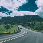 Dağa giden asfalt yol